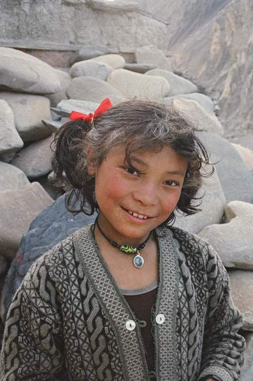 Nepal_takraw_girl_portrait