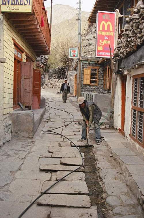 Nepal_tearing_out_cobblestone